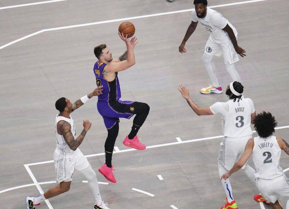 NBA夜间盛宴强队实力碾压对手精彩一触即发的简单介绍